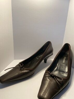 Prada Dark Brown Leather Pointed Toe Kitten Heels with Bow